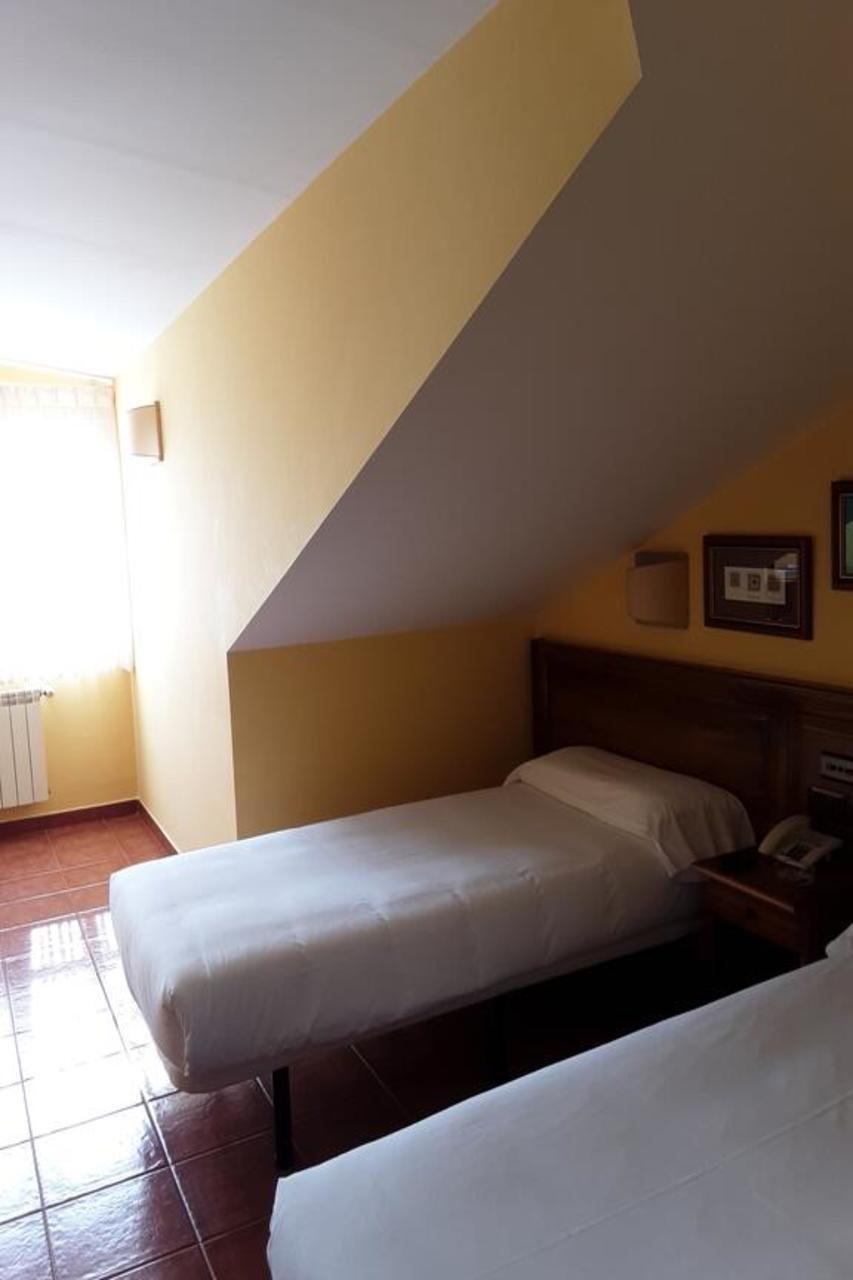 Hotel Marques De La Moral Naveces Екстер'єр фото