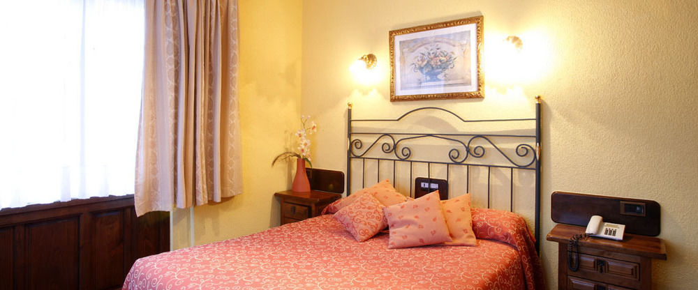Hotel Marques De La Moral Naveces Екстер'єр фото
