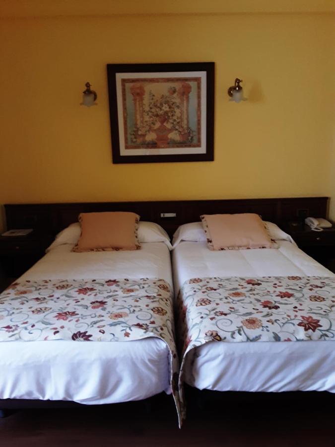 Hotel Marques De La Moral Naveces Екстер'єр фото